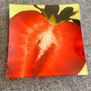 Vintage Prima Donna curved art glass tomato dish 8” square. Photographic effect.
